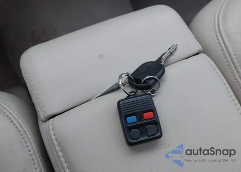 2003 Lincoln Town Car Cartier from USA, damaged, VIN 1LNHM83W53Y615425